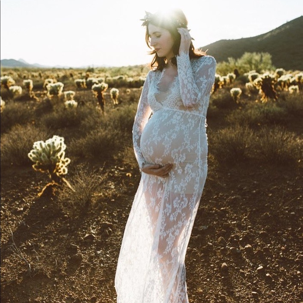 Lace maternity gown long sleeve